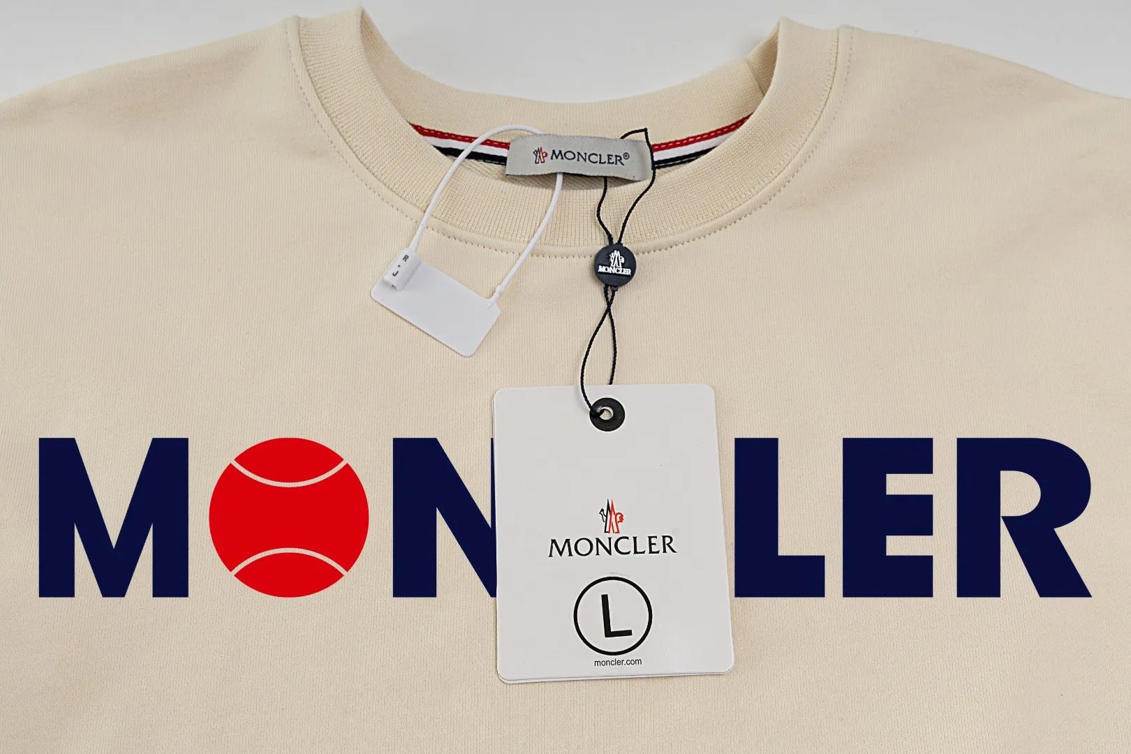 【 Quality】 【🎉 🎊】 【 MONCLER】【In Stock 】 🏅2024 New Arrival Premium LOGO ， ， Premium ⚠️ ： 460 ， 21S 10S 26/2 1*1 ！ ， ， ， ， ， ！ Same Style ✔ Same Style： ❗ ✔【 Same Style， In Stock！】 ➡Size：S M L XL XXL ➡ ：Black White ⚠️Size Size